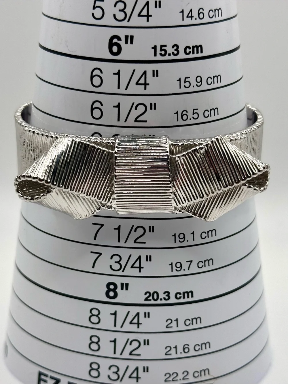 Kate Spade All Wrapped Up Textured Silver Tone Bow Bracelet Structured Bangle KS - Picture 8 of 8